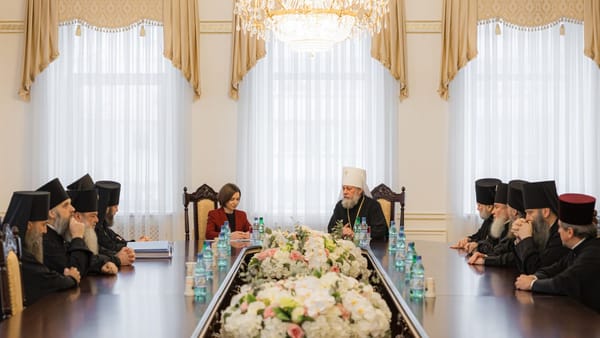 Președinta Maia Sandu s-a întâlnit cu Mitropolitul Vladimir și ierarhii Bisericii Ortodoxe din R. Moldova