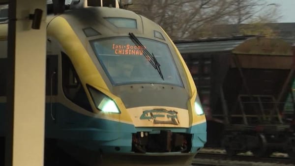 Trenul Chișinău-Iași va circula mai des de sărbători. Curse suplimentare de Crăciun pe stil vechi și a doua zi