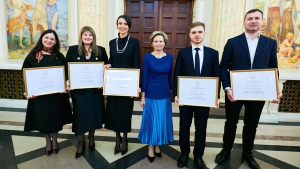 Cinci moldoveni au fost premiați de familia regală a României. Printre cei vizați - soprana Valentina Naforniță