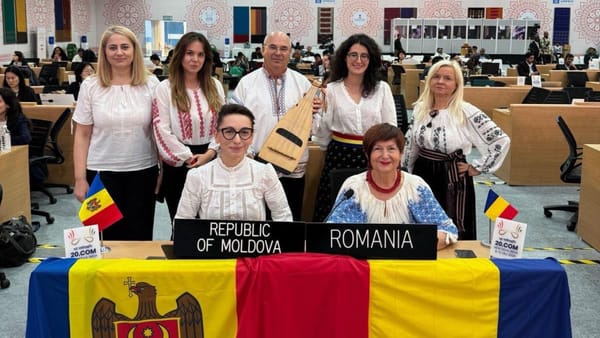 Cobza - inclusă în Patrimoniul UNESCO. Unicii meșteri care mai confecționează acest instrument locuiesc în R. Moldova