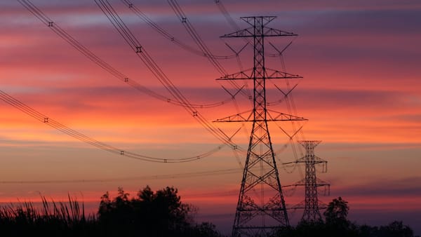 Energia electrică cumpărată în regim de avarie reprezintă circa 0,2% din consumul lunar al R. Moldova, precizează ANRE