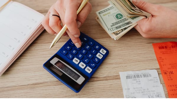 Cursul valutar pentru astăzi, 3 decembrie: euro și dolarul cresc - leul se depreciază