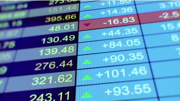 Cursul valutar pentru astăzi, 10 decembrie: Dolarul scade sub 17 lei - iată ce se întâmplă cu valoarea monedei euro