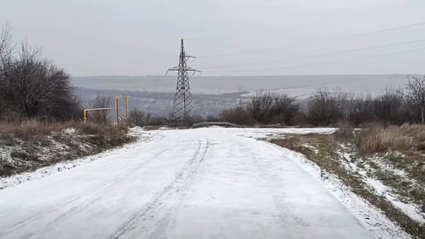 VIDEO/ Trafic normal pe străzile din capitală și pe drumurile naționale. Autoritățile intervin pentru combaterea ghețușului