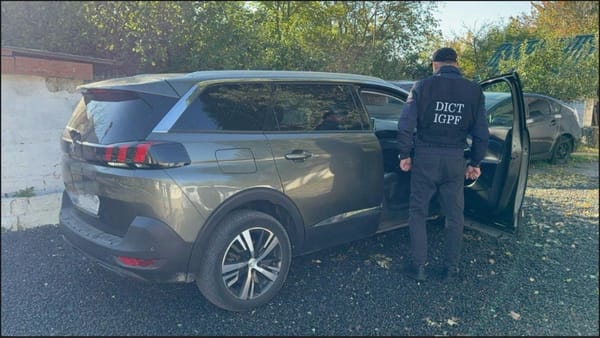 Schema de contrabandă cu mașini furate din Franța: două persoane reținute, percheziții în mai multe raioane ale țării