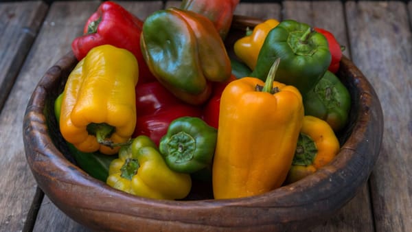 ANSA: Peste trei tone de ardei importat, nimicite din cauza nivelului ridicat de pesticide