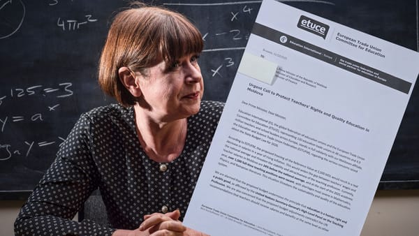 DOC/ Presiune internațională pe Guvern: două structuri educaționale din UE cer majorări salariale pentru profesori