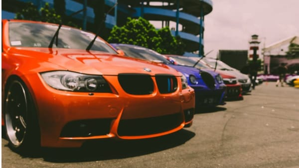 Mașini fantomă vândute pe 999.md - escrocherie care a păgubit 28 de persoane. Un bărbat - trimis în judecată