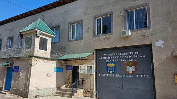 Un raport al Consiliului European denunță umilințe în  închisorile din R. Moldova: bătuți, insultați și obligați să respecte regulile „ierarhice”