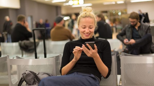 Atenție, moldoveni! Roamingul vă poate costa scump în UE până la Revelion – iată cum să evitați plățile usturătoare