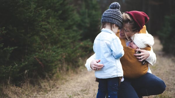 Peste 130.000 de moldoveni, nevoiți să trăiască zilnic cu până la 230 de lei - bani împărțiți între alimente, facturi, medicamente și copii