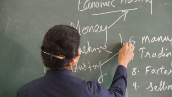 Majorarea salariilor profesorilor - în ceață. Sindicaliștii denunță consultarea fulger a Bugetului pentru 2026