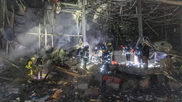 VIDEO/ Un nou atac masiv asupra Ucrainei lasă mii de oameni fără lumină și lovește din nou infrastructura energetică