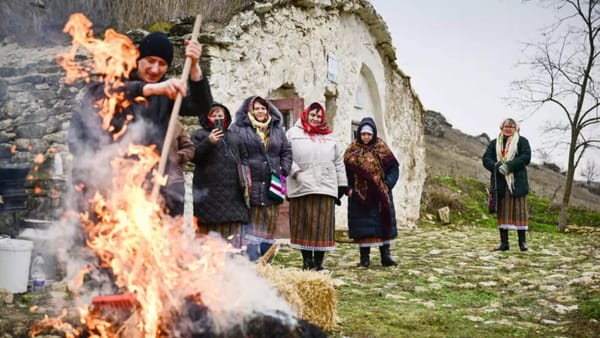 Satul Rogojeni, în atenția presei franceze. „Băștile” cuceresc inimile străinilor