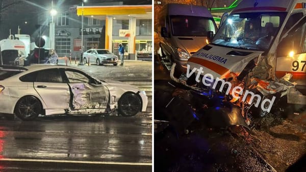 VIDEO/ Accident nocturn în capitală. Un BMW s-a ciocnit cu o ambulanță care transporta un pacient