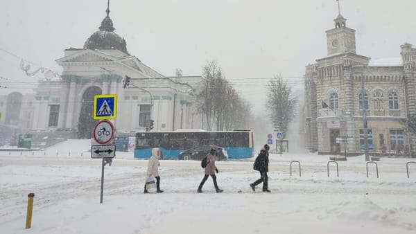 Elevii din peste 600 de școli au revenit astăzi din vacanța de iarnă