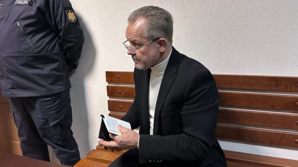 Fals în documente: Vladimir Plahotniuc ar fi vizat într-un nou dosar penal