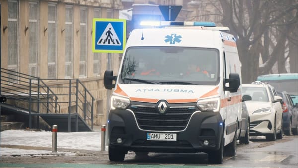 Ambulanțele, în alertă continuă! Mii de oameni au avut nevoie de ajutor medical într-o singură zi