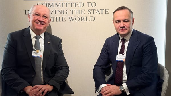 Premierul Alexandru Munteanu discută la Davos cu reprezentanții unor companii mari despre investițiile în Republica Moldova