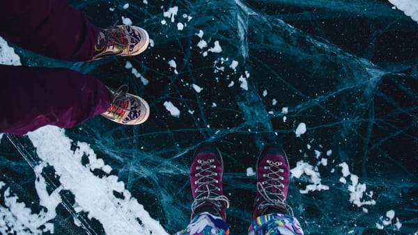 Atenție la gheața subțire! Temperaturile cresc, iar riscul de accidente este mai mare