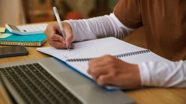 Școlile din Chișinău rămân închise și astăzi din cauza poleiului și a riscurilor meteo