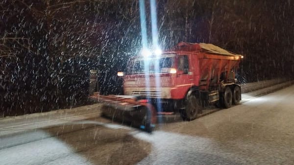 Carosabil umed și porțiuni cu ghețuș! Cum se circulă pe drumurile naționale în această dimineață