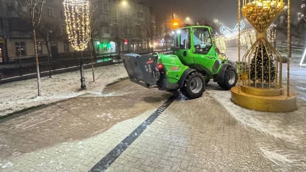 Primăria face apel către agenții economici și gestionarii de imobile să intervină pentru combaterea ghețușului