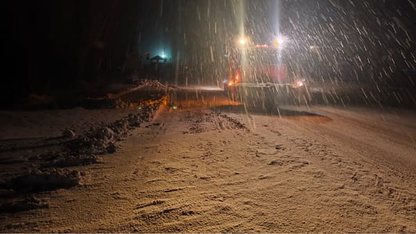 Ninsori în nordul țării: 11 echipe și 24 de utilaje au fost mobilate pe drumurile naționale