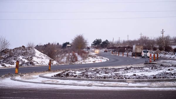 Lucrările la sensul giratoriu de pe drumul Chișinău-Orhei-Bălți, realizate în proporție de 70%