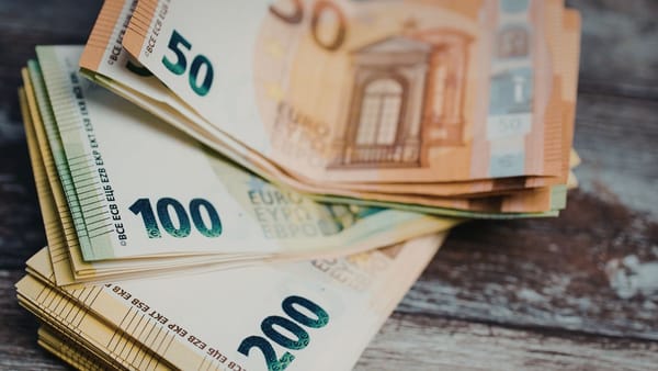 Cursul valutar pentru astăzi, 20 ianuarie - Euro și dolarul scad ușor