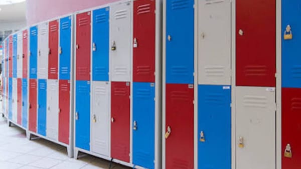 Dulapuri individuale pentru elevii din clasele primare, instalate în toate școlile din Chișinău