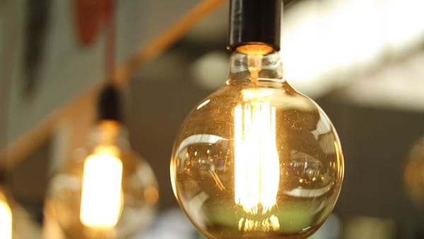 Alimentarea cu energie electrică, restabilită pe întreg teritoriul țării. Sistemul funcționează în parametri normali