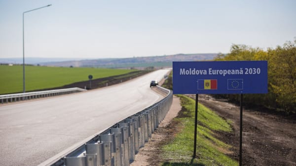 Noi proiecte de modernizare a drumurilor locale prin programul „Europa este aproape”. Vezi dacă și satul tău este pe listă