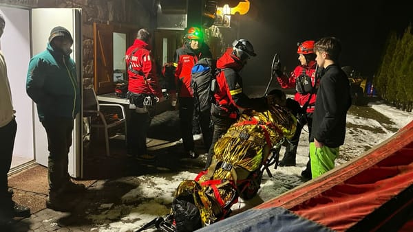 FOTO/VIDEO Tânăr din R. Moldova, salvat din Masivul Ceahlău din România după o intervenție de patru ore