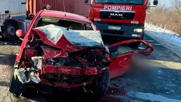Accident cu final tragic în apropiere de orașul Anenii Noi. O șoferiță a decedat pe loc