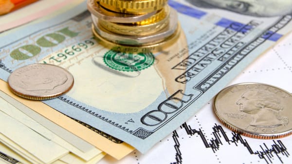 Leul moldovenesc începe săptămâna cu o ușoară depreciere față de principalele valute