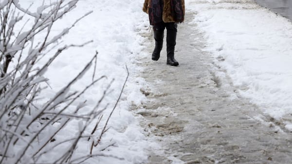 Condiții meteo dificile în Republica Moldova. Au fost emise două alerte meteo