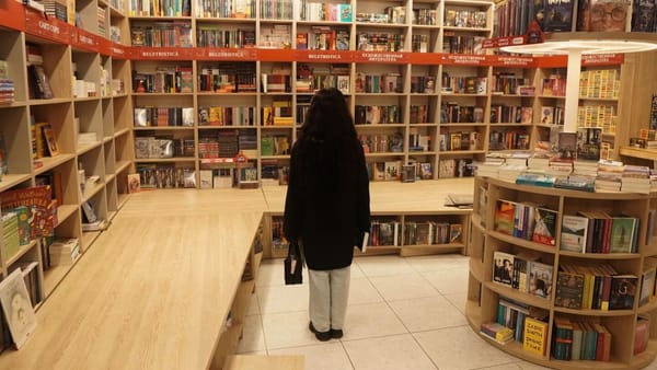 Și tinerii cu vârste de 16 și 17 ani ar putea să beneficieze de vouchere culturale