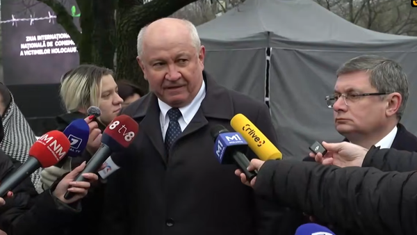 „Mai bine să iasă oamenii să ajute cu lopata” - Autoritățile răspund criticilor legate de gestionarea ghețușului