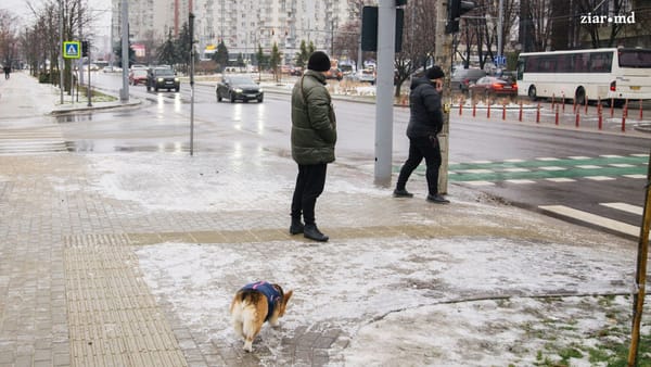 Zi de joi mohorâtă, cu maxime de până la +4°C. Nordul și centrul țării se află sub cod galben de lapoviță și polei