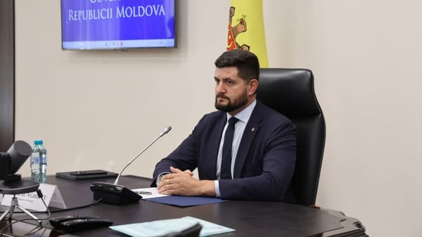 Trei fracțiuni parlamentare din opoziție au înaintat o moțiune simplă împotriva politicilor Ministerului Energiei