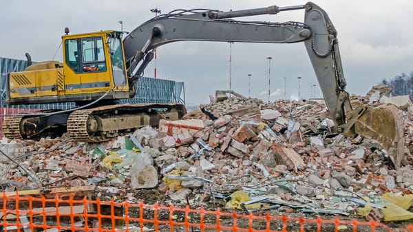 Deșeurile din construcții din R. Moldova ar putea fi refolosite, inclusiv, la reparația drumurilor