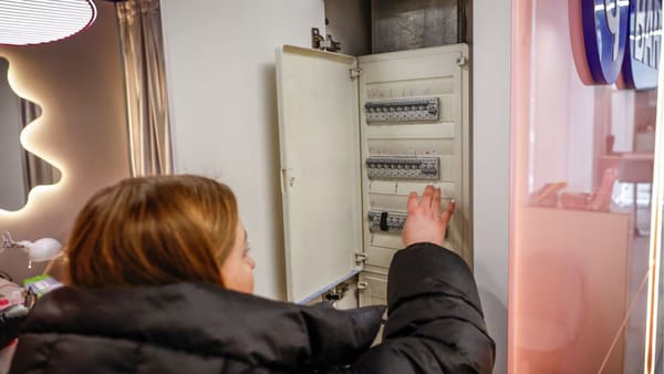 Afaceri din Ucraina, tot mai afectate de criza energetică provocată de atacurile rusești