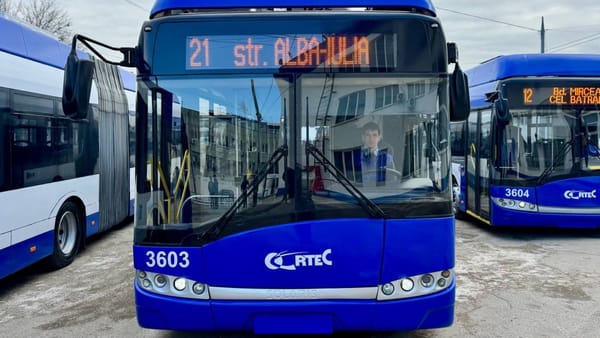 Cinci troleibuze au fost puse în circulație pe rutele aglomerate din municipiul Chișinău