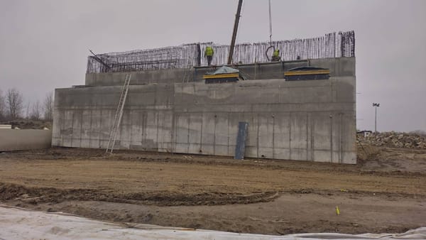 VIDEO/ Lucrările la Podul de Flori Ungheni – Zagarancea au fost reluate odată cu încălzirea vremii