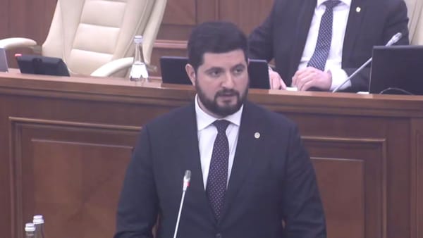 Deputații au respins moțiunea simplă împotriva ministrului Energiei, după șase ore de dezbateri. Argumentele lui Junghietu