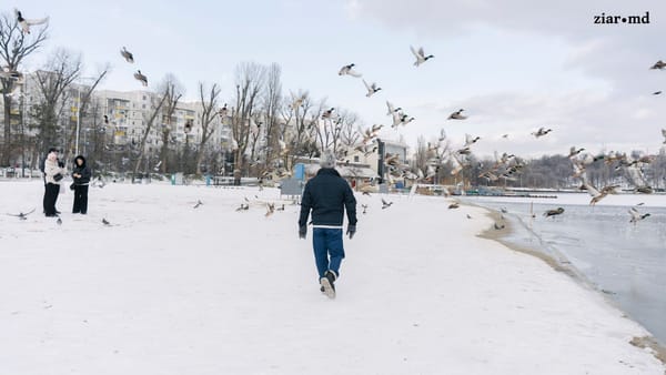 Vreme rece și ghețuș pe drumuri, anunță meteorologii pentru astăzi. Spre seară sunt posibile lapoviță și ninsoare