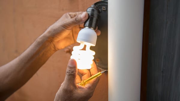 Vești bune după zilele cu vânt și lapoviță! Toți consumatorii au fost reconectați la energie electrică