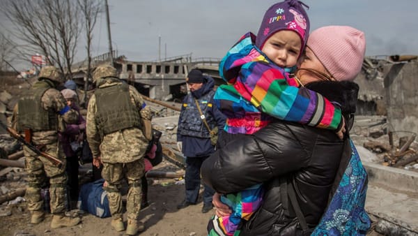 Evacuări sub bombardamente. Peste 6.300 de oameni au fost scoși din zonele de front ale Ucrainei de la începutul anului