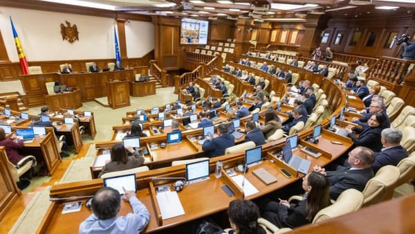 Parlamentul ajustează pragul TVA: mai puțină presiune pentru afacerile mici